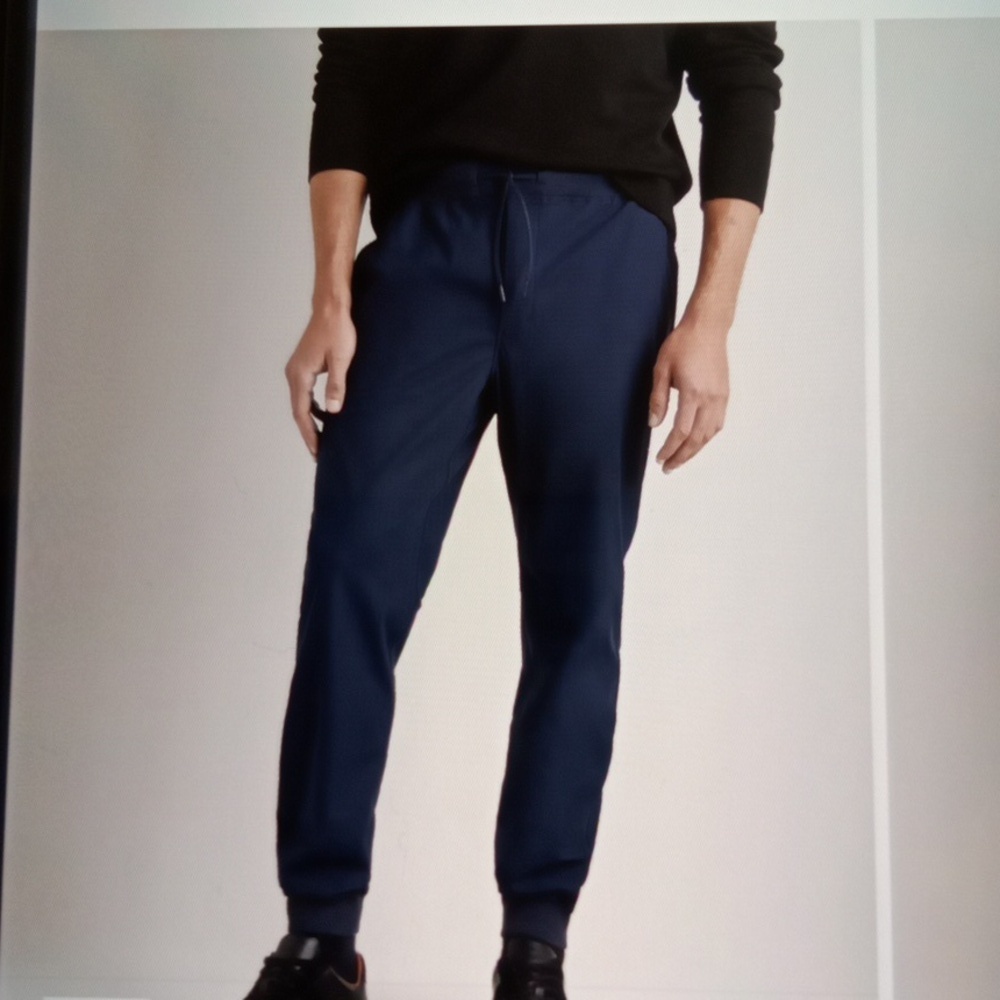 Quince Men's Performance Tech Jogger Navy Blue Gorpcore Travel Sz Medium